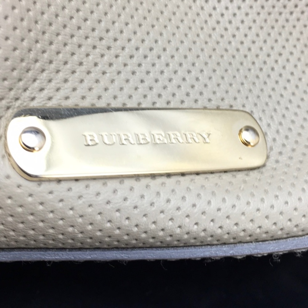 NWOT Gorgeous Burberry PurseTan Large for Travel - Picture 5 of 8